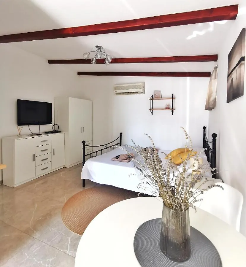 Studio With Character Pula Apartament